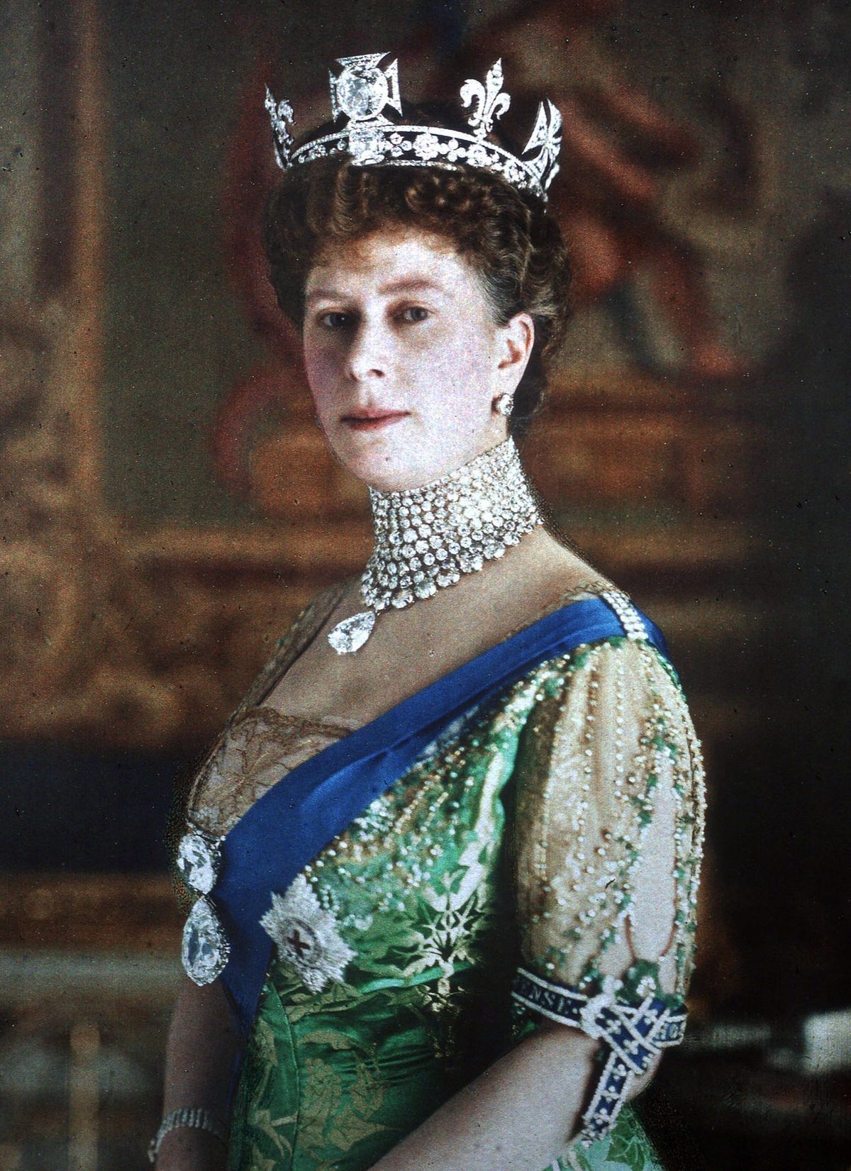 The Crown Queen Mary Wore to Bed — And Why